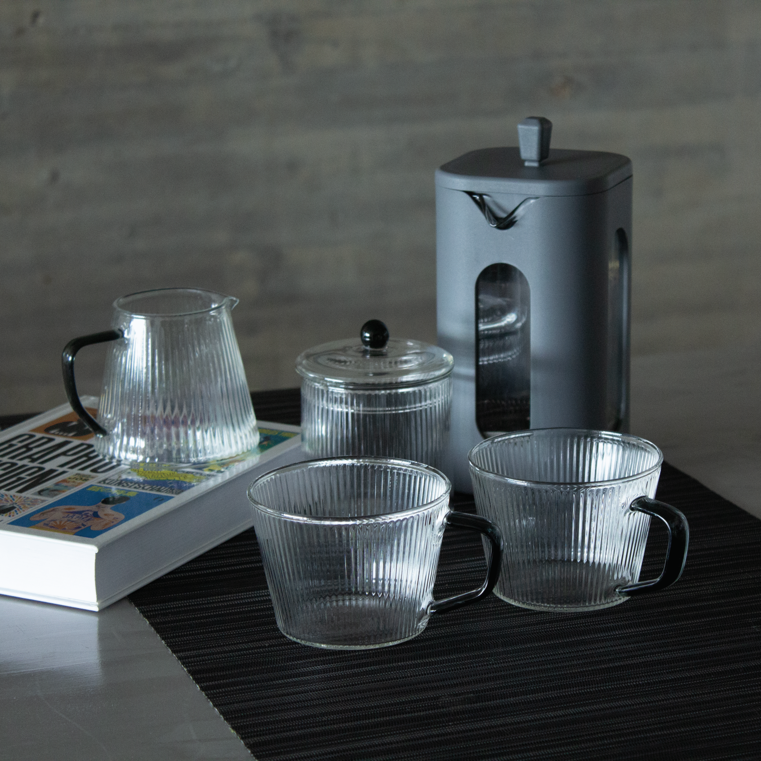 _MG_2499 SET X 2 MUGS DE BOROSILICATO CON MANGO NEGRO 300 ML *VASSA - Image 1