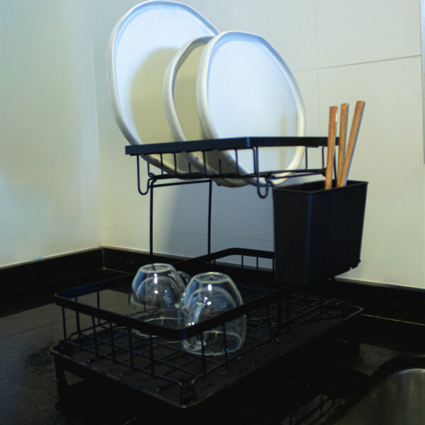 Secaplatos Negro 2 Pisos con Cubiertero